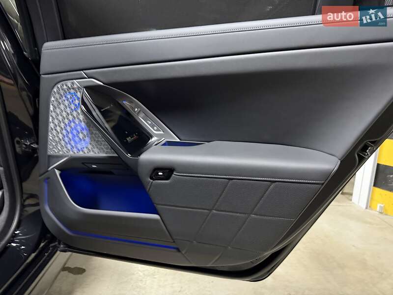 Седан BMW 7 Series 2024 в Киеве