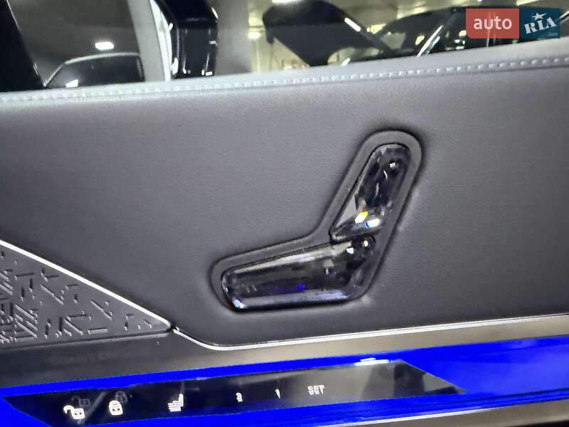 Седан BMW 7 Series 2024 в Киеве
