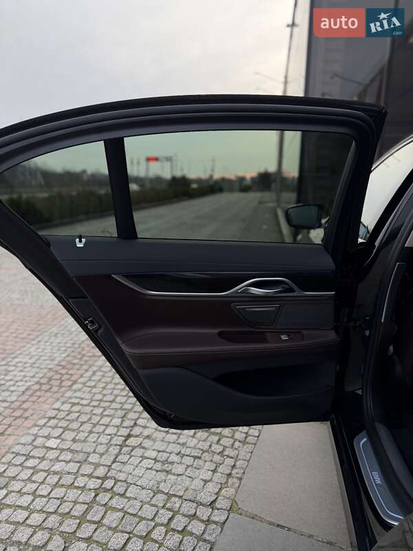 Седан BMW 7 Series 2020 в Мукачево