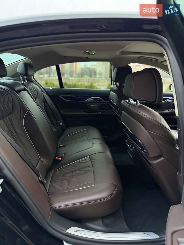 Седан BMW 7 Series 2020 в Мукачево