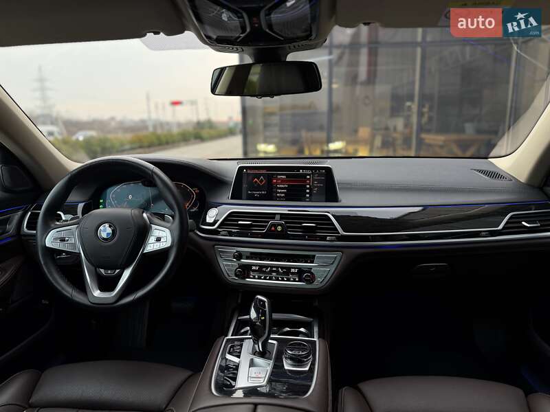 Седан BMW 7 Series 2020 в Мукачево