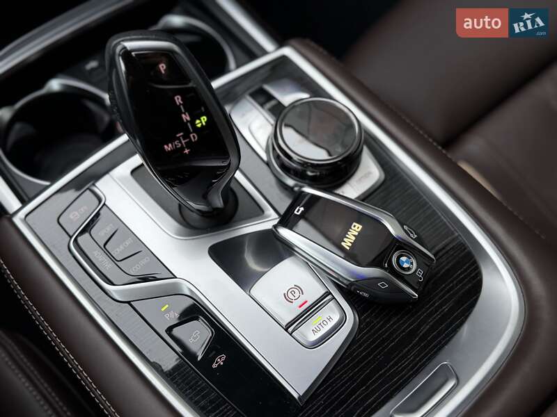 Седан BMW 7 Series 2020 в Мукачево