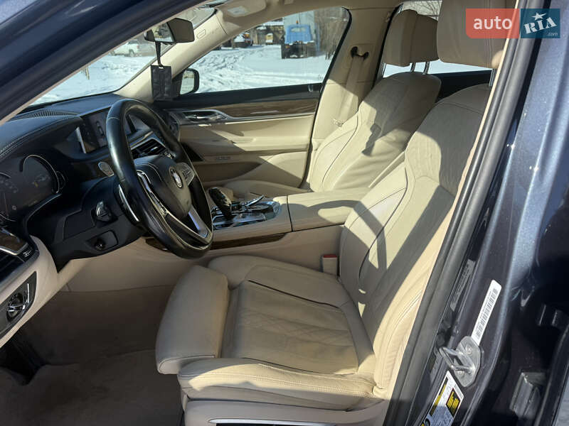 Седан BMW 7 Series 2016 в Киеве
