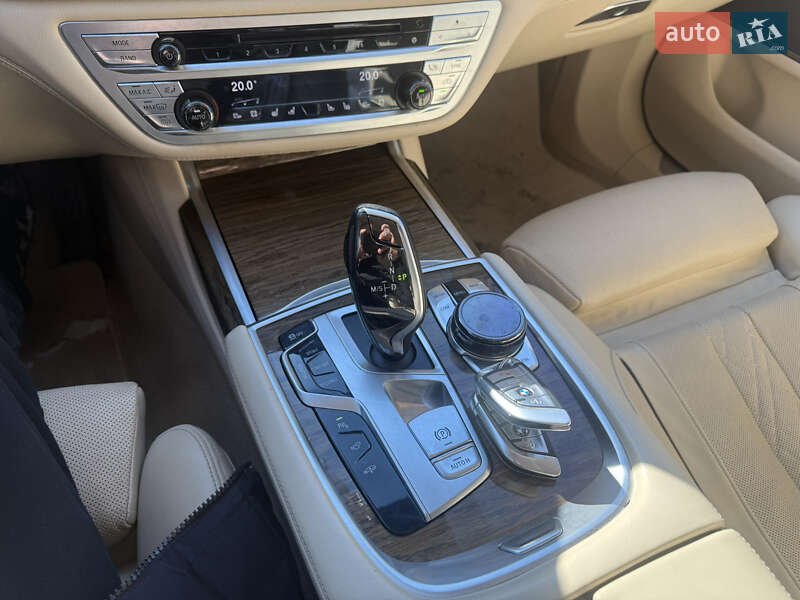 Седан BMW 7 Series 2016 в Киеве