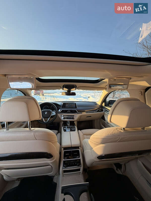 Седан BMW 7 Series 2017 в Львове