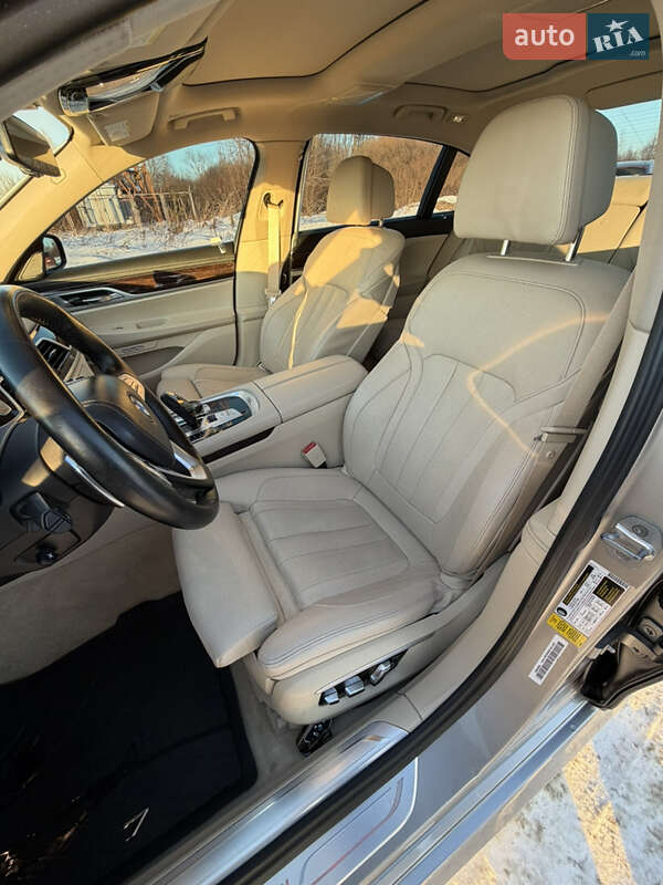 Седан BMW 7 Series 2017 в Львове