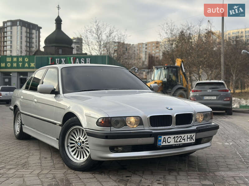 BMW 7 Series 2001