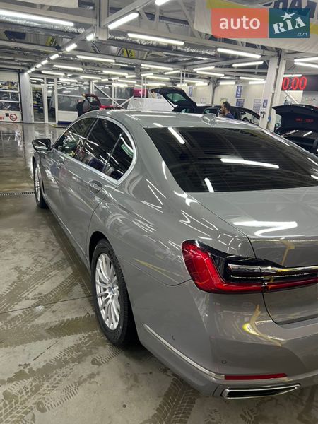 Седан BMW 7 Series 2022 в Черновцах