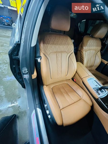 Седан BMW 7 Series 2022 в Черновцах