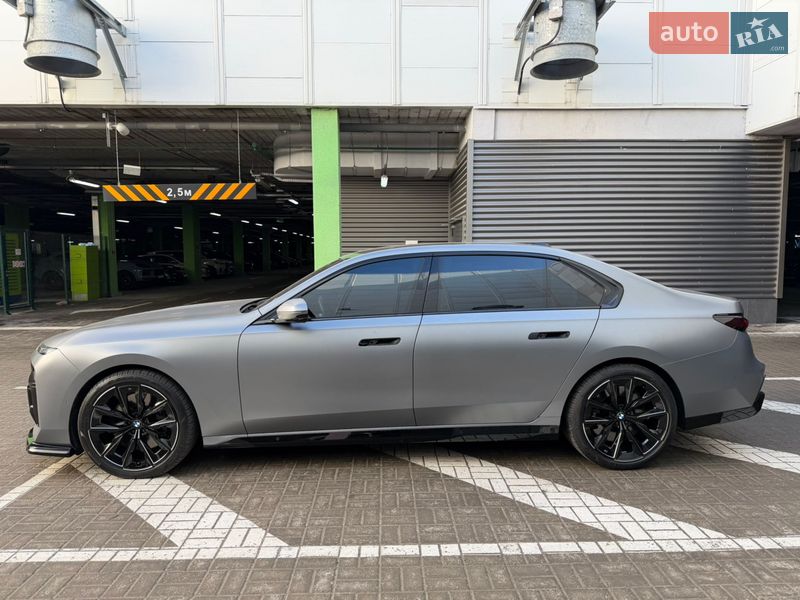 Седан BMW 7 Series 2023 в Киеве фото 8 Седан BMW 7 Series 2023 в Киеве