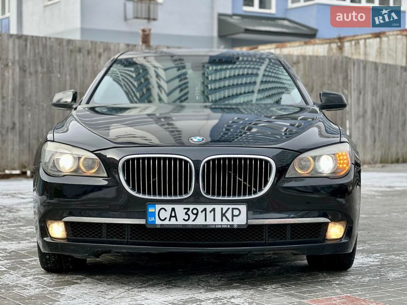 Седан BMW 7 Series 2012 в Смеле