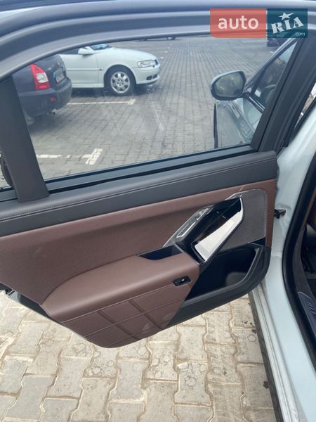 Седан BMW 7 Series 2024 в Каменском