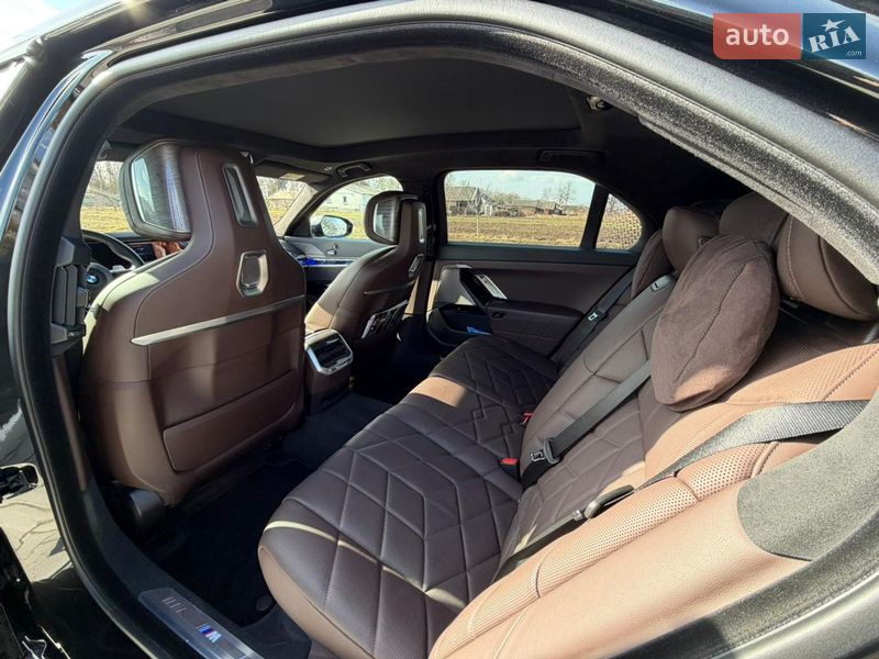 Седан BMW 7 Series 2024 в Виннице