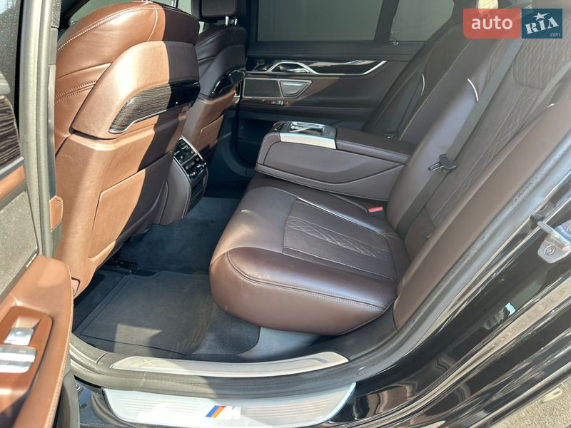 Седан BMW 7 Series 2017 в Львове