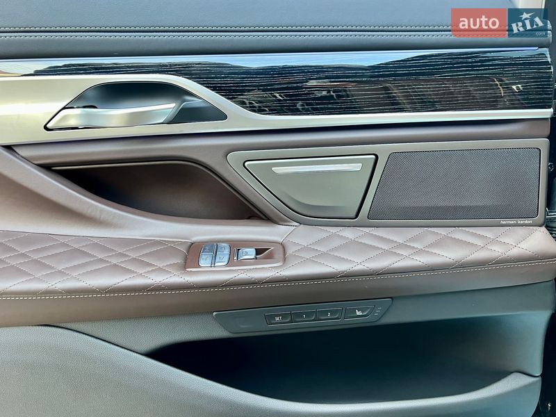 Седан BMW 7 Series 2022 в Киеве