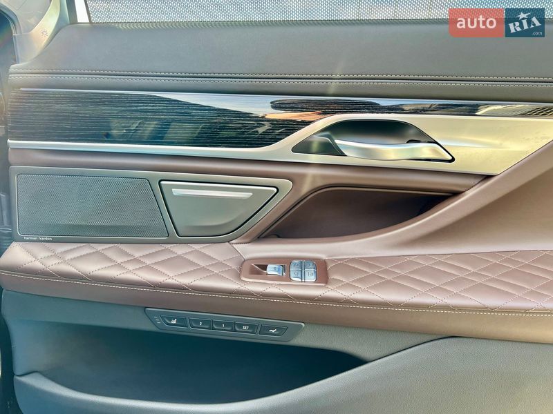 Седан BMW 7 Series 2022 в Киеве