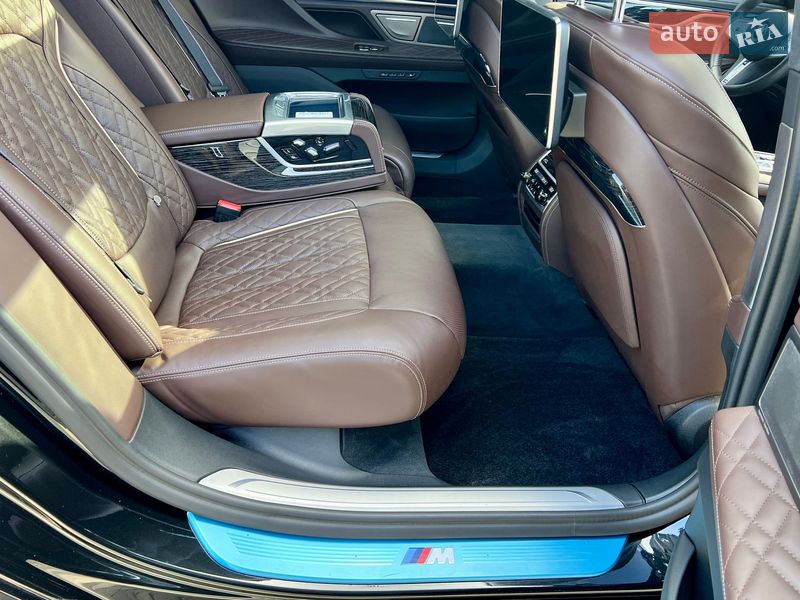 Седан BMW 7 Series 2022 в Киеве