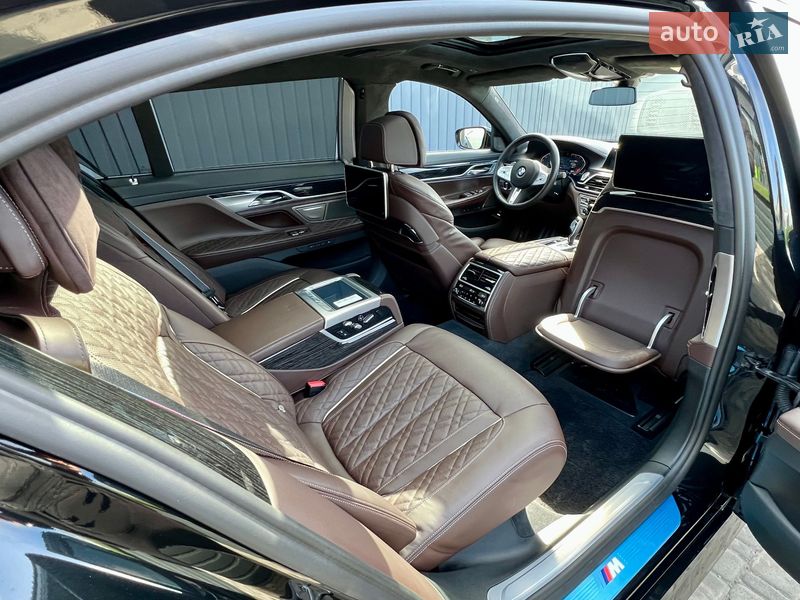 Седан BMW 7 Series 2022 в Киеве
