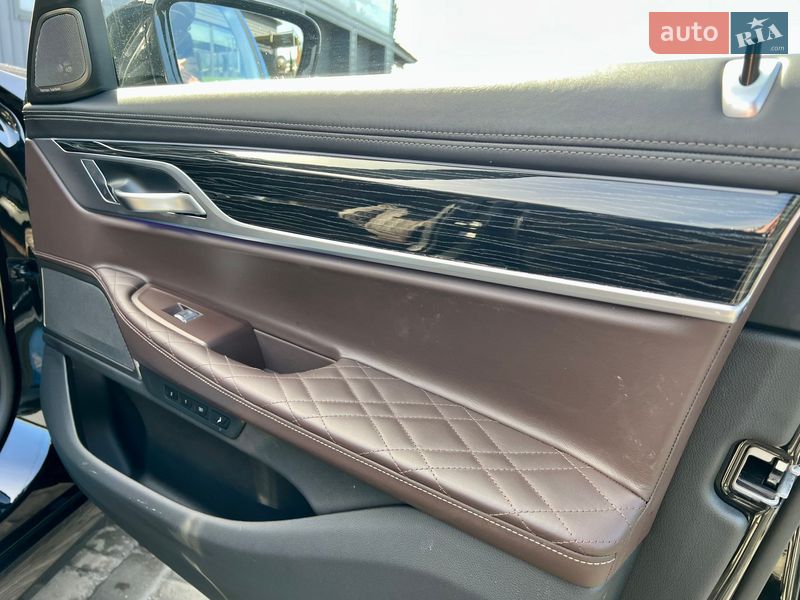 Седан BMW 7 Series 2022 в Киеве