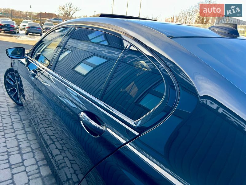 Седан BMW 7 Series 2022 в Киеве