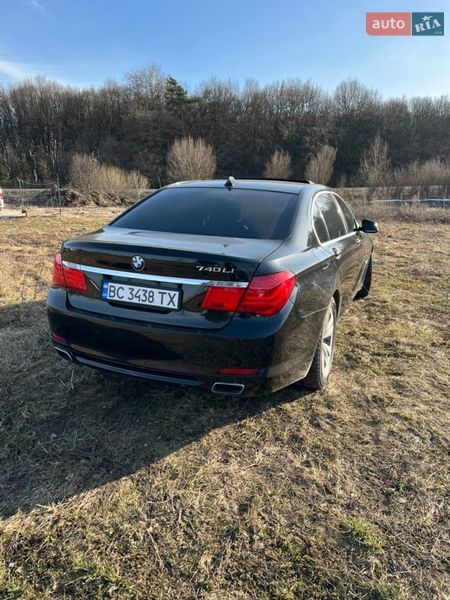 Седан BMW 7 Series 2012 в Львове