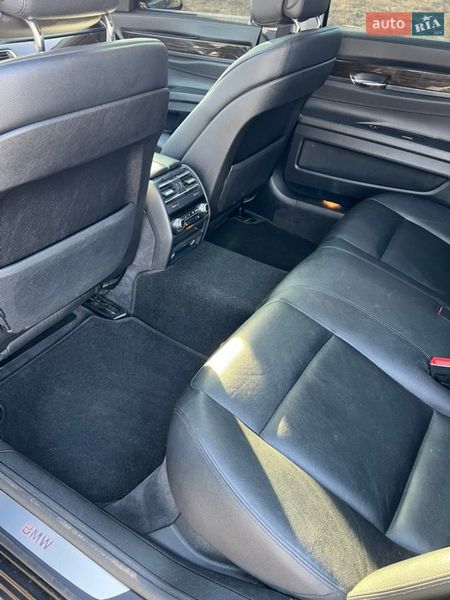 Седан BMW 7 Series 2012 в Львове