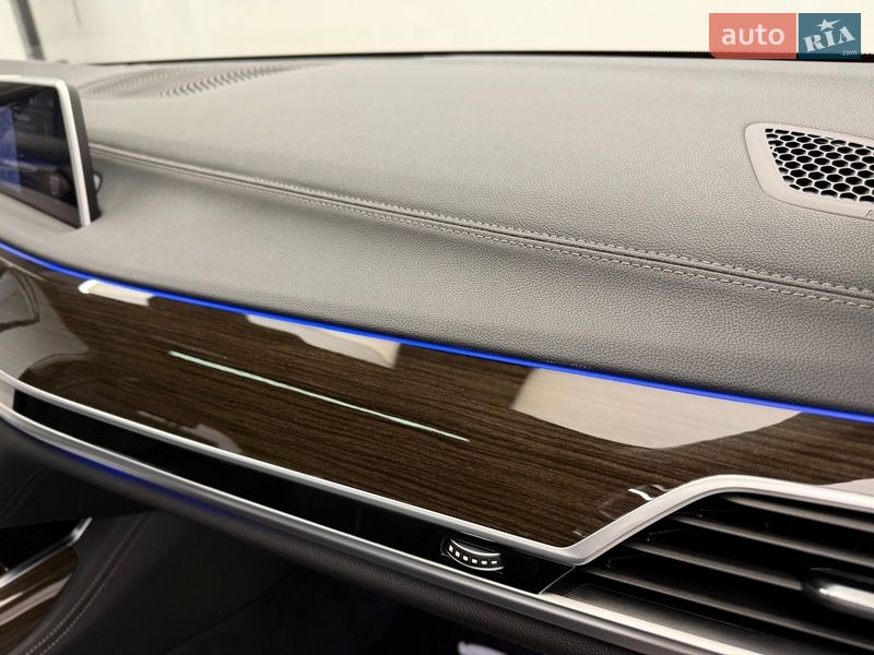 Седан BMW 7 Series 2022 в Киеве