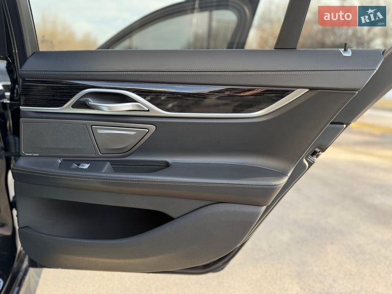 Седан BMW 7 Series 2022 в Дніпрі