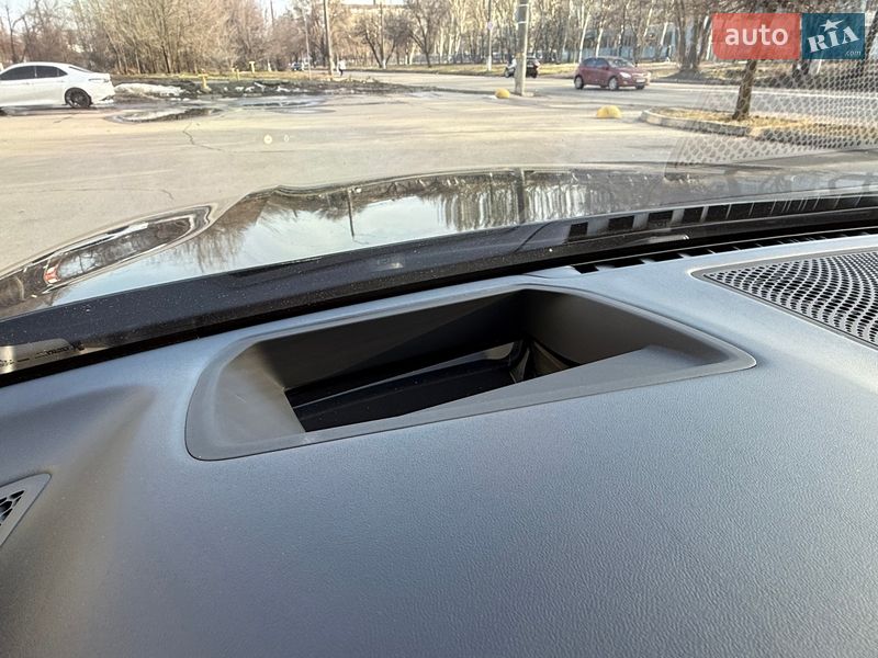 Седан BMW 7 Series 2022 в Дніпрі