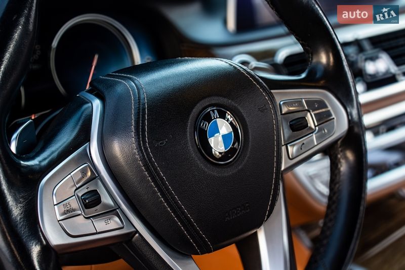 Седан BMW 7 Series 2018 в Львове
