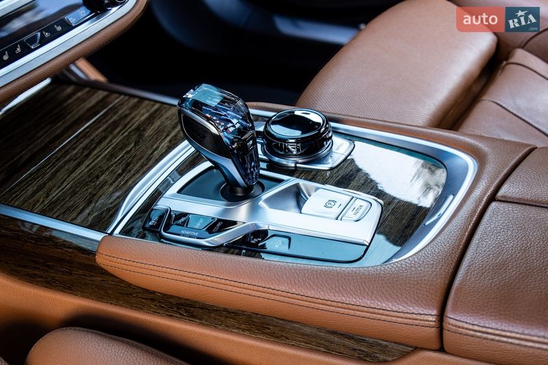 Седан BMW 7 Series 2018 в Львове