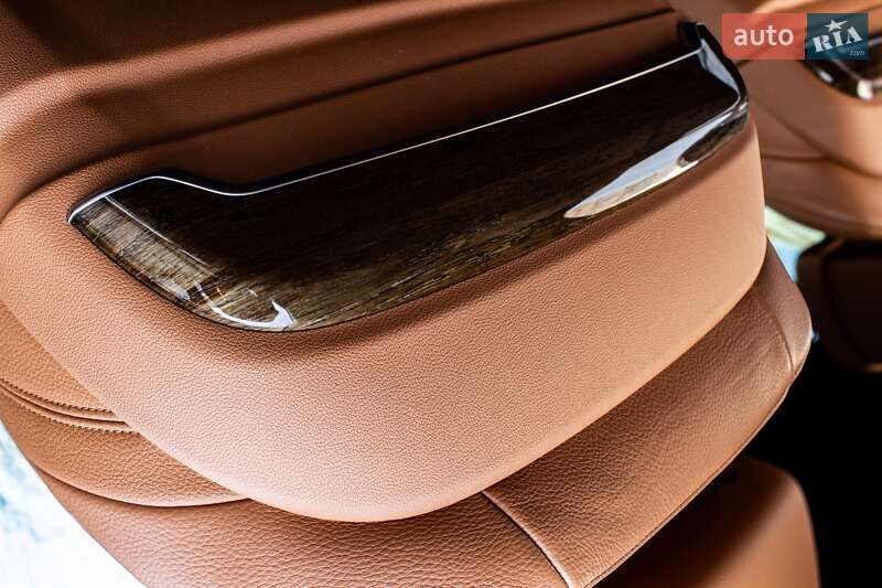 Седан BMW 7 Series 2018 в Львове