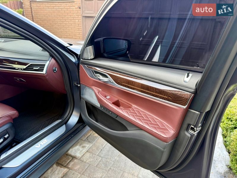 Седан BMW 7 Series 2019 в Киеве