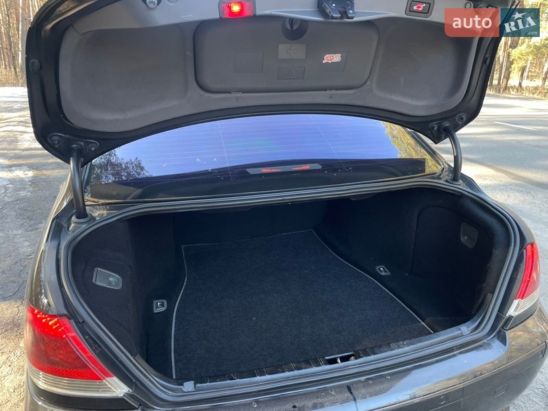 Седан BMW 7 Series 2004 в Вышгороде