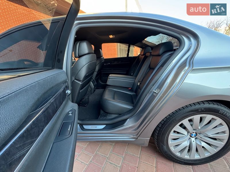 Седан BMW 7 Series 2009 в Одессе