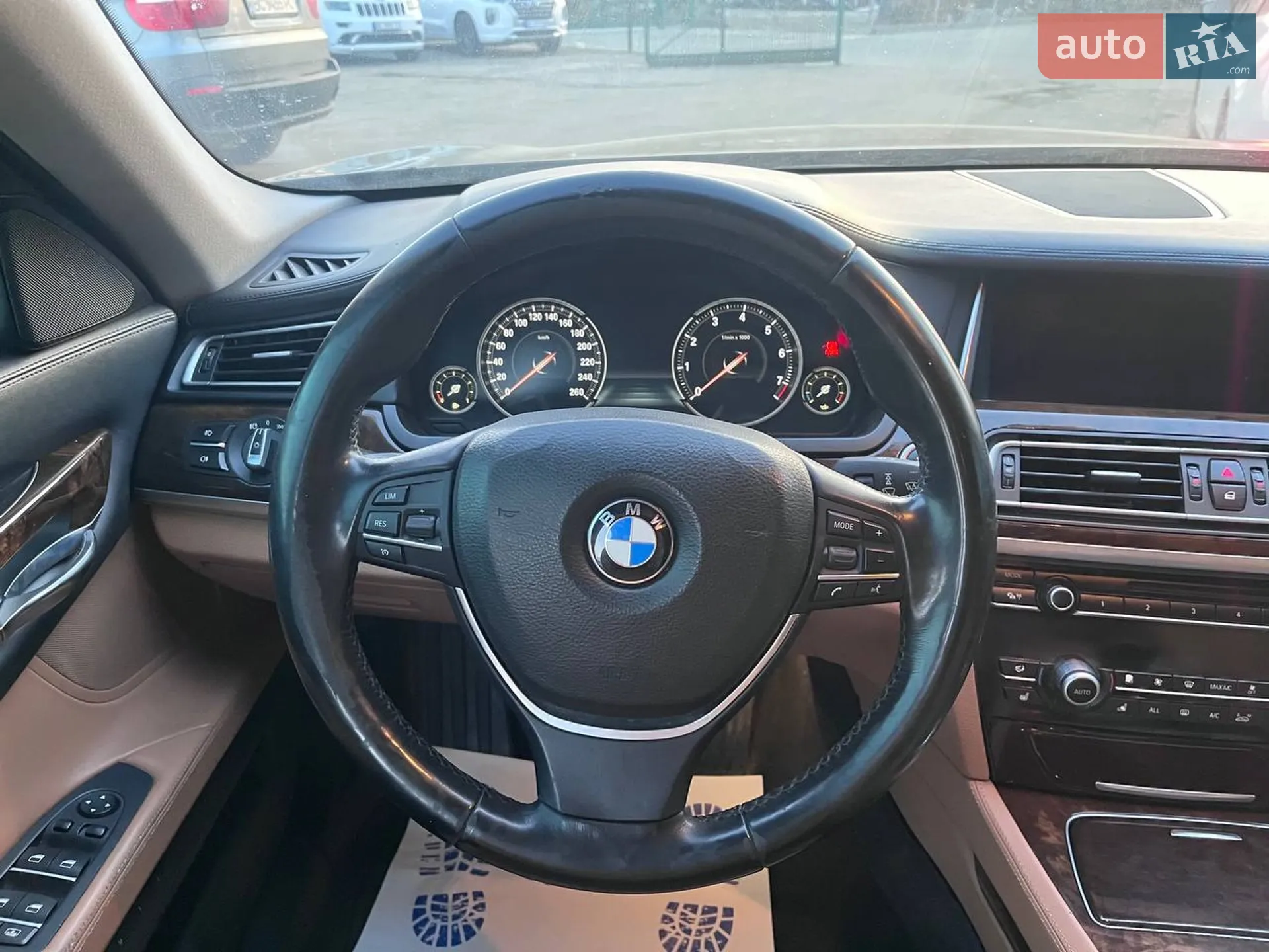 2012 BMW 7er - мініатюра 12