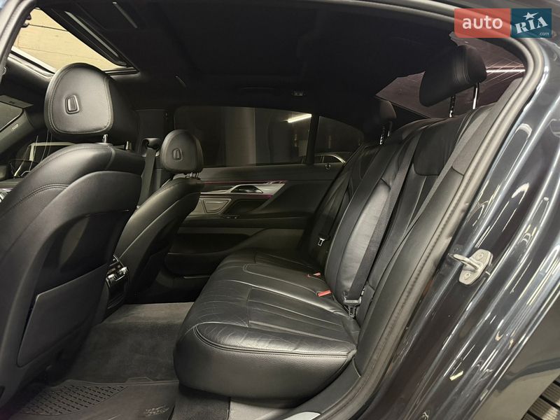 Седан BMW 7 Series 2015 в Одессе