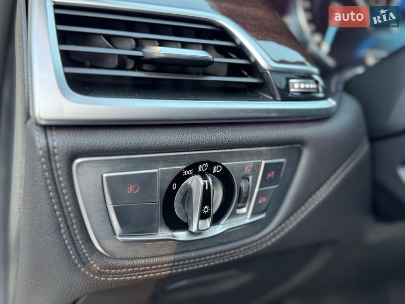 Седан BMW 7 Series 2016 в Киеве