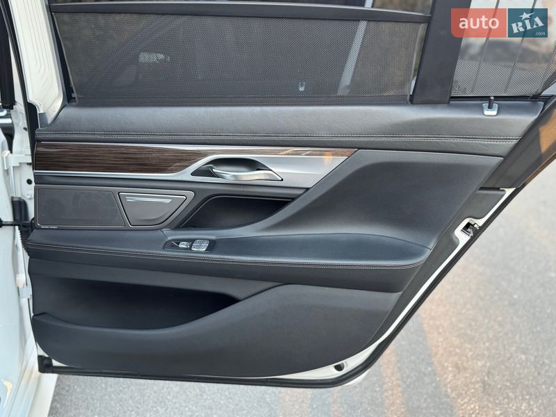 Седан BMW 7 Series 2016 в Киеве