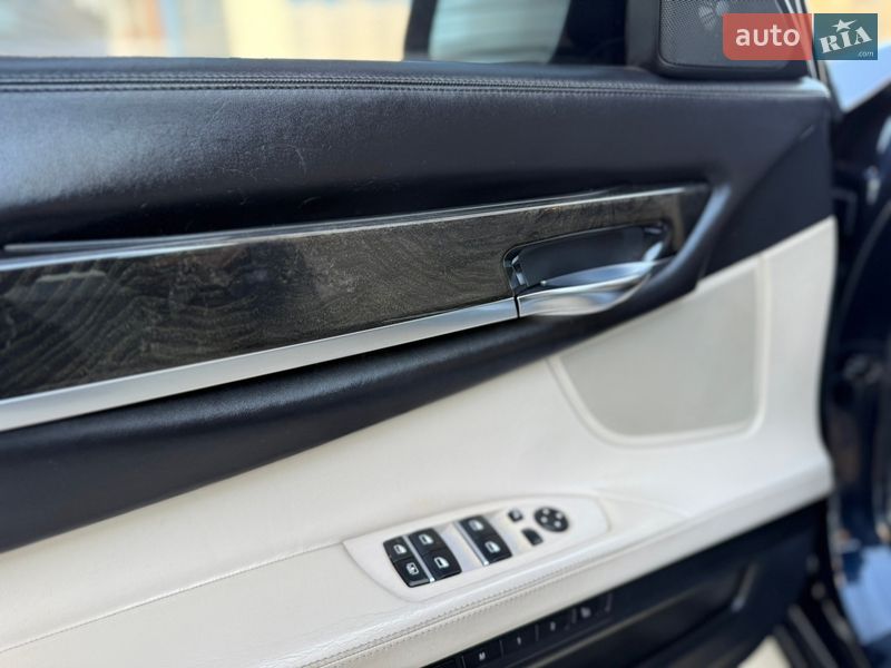 Седан BMW 7 Series 2011 в Хмельницком