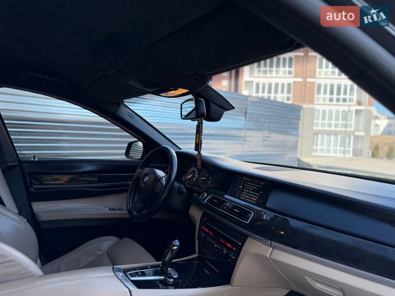 Седан BMW 7 Series 2011 в Хмельницком