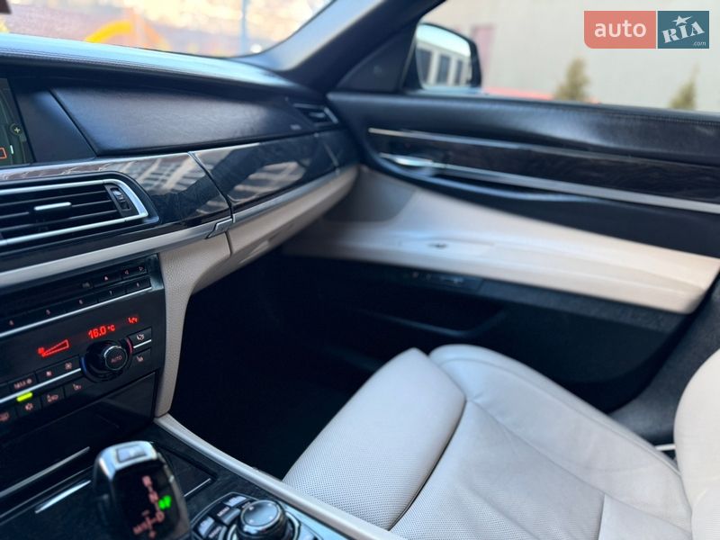 Седан BMW 7 Series 2011 в Хмельницком