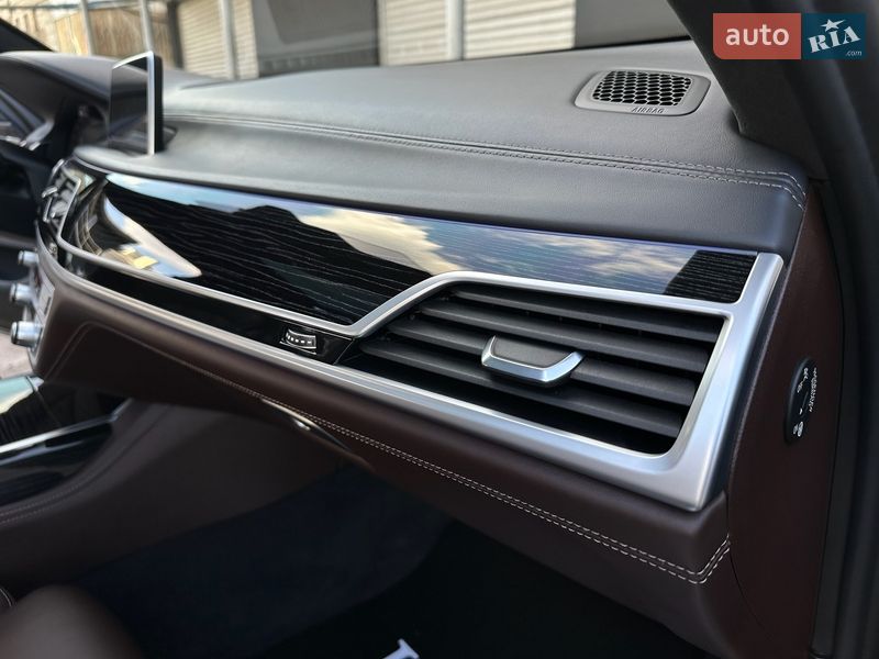 Седан BMW 7 Series 2021 в Киеве
