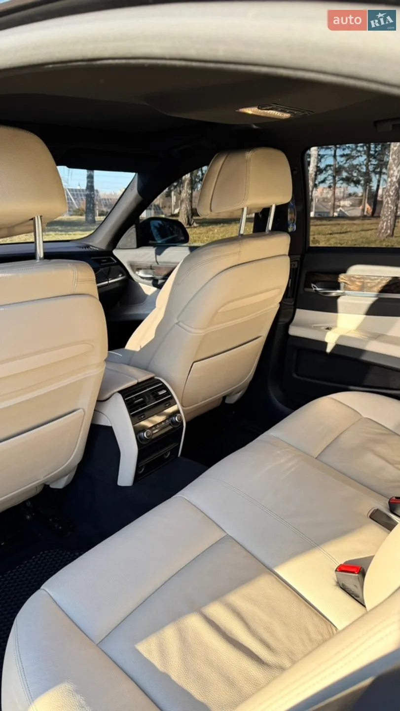 2015 BMW 7er - мініатюра 15