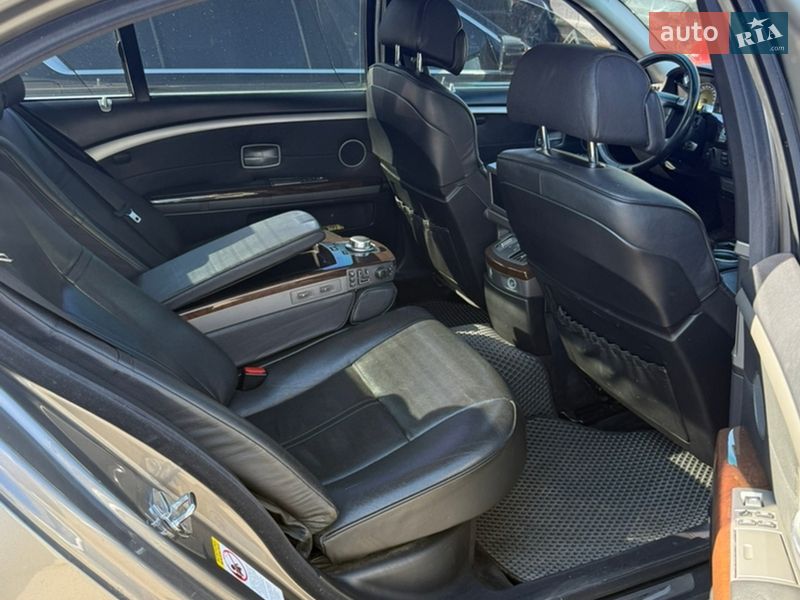 Седан BMW 7 Series 2005 в Киеве