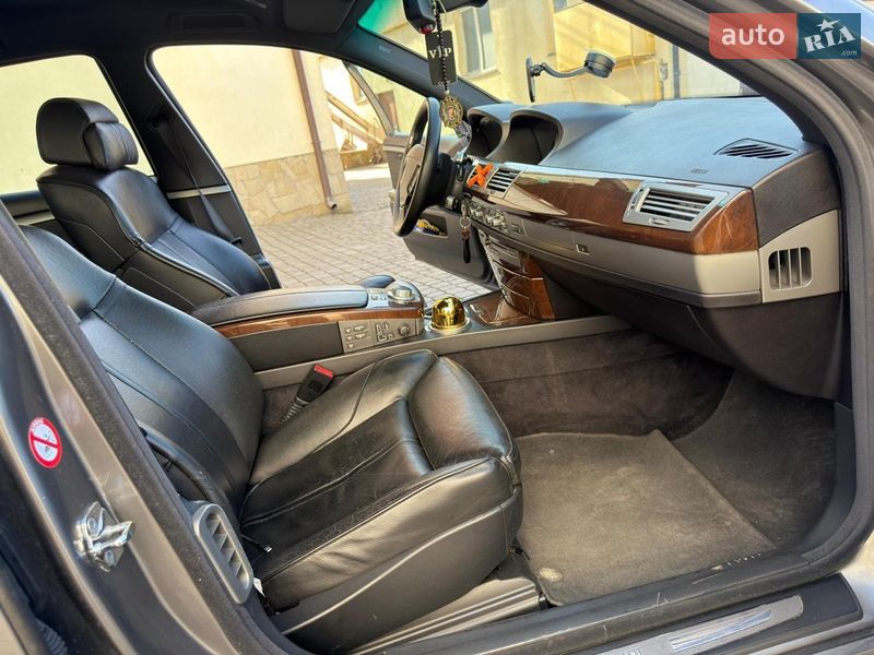 Седан BMW 7 Series 2005 в Дубно