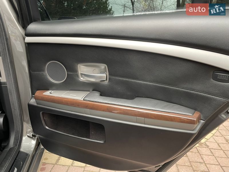 Седан BMW 7 Series 2006 в Запоріжжі