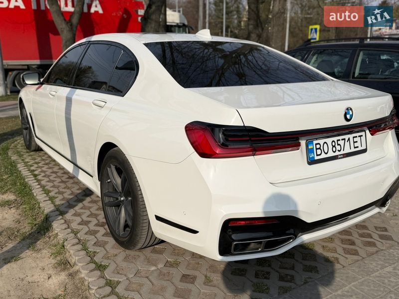 Седан BMW 7 Series 2016 в Львові