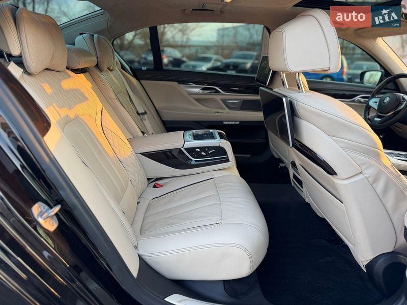Седан BMW 7 Series 2017 в Киеве