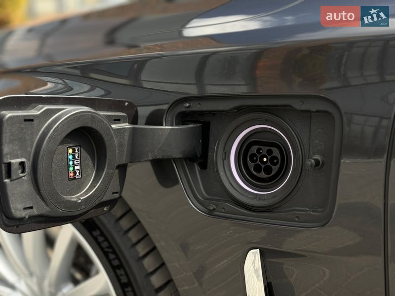 Седан BMW 7 Series 2020 в Виннице